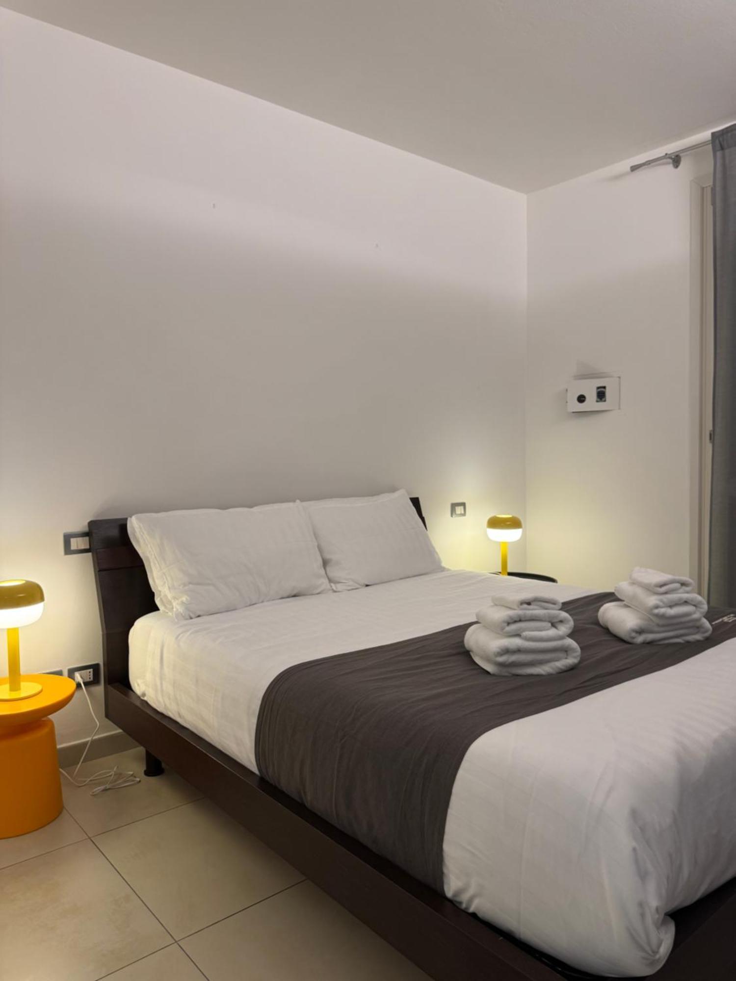 Del Aparthotel *